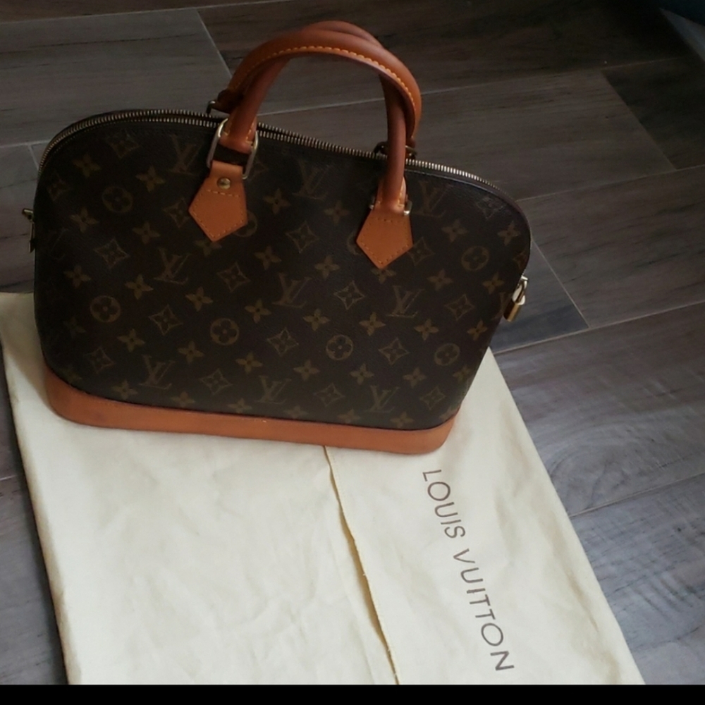 LOUIS VUITTON Bundle!! Bundle and save!!🤩🤩🤑